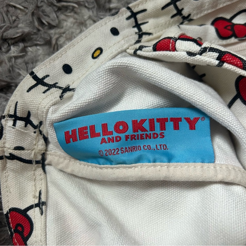BAGGU x Hello Kitty horizontal duck bag - Picture 4 of 6